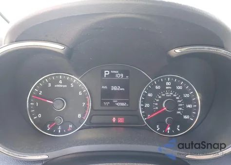 2017 Kia Forte Lx z USA, uszkodzony, nr VIN 3KPFK4A70HE082242